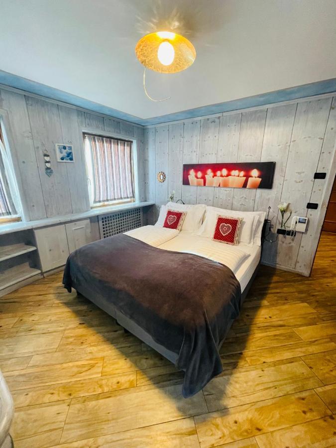 Hotel Piccolo Tibet Livigno Kültér fotó