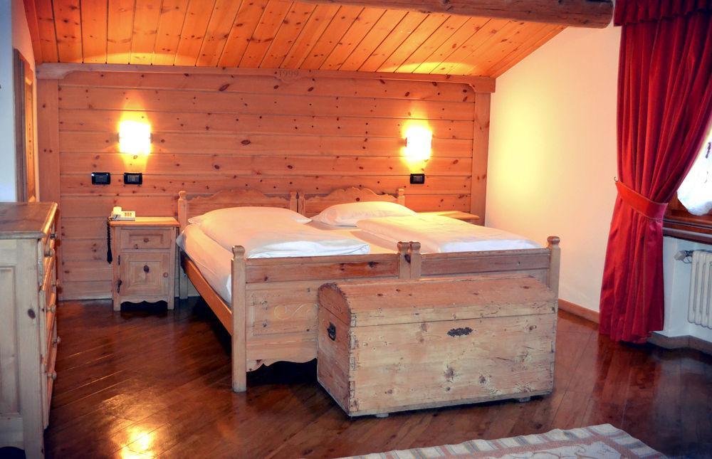 Hotel Piccolo Tibet Livigno Kültér fotó